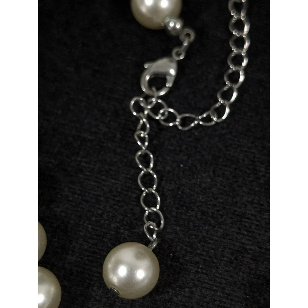 White Glass‎ Pearl Necklace 26